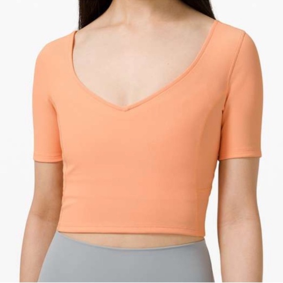 Lululemon Athletica Ribbed Contoured V-Neck SS Crop Top Malibu Peach Ribbed Sz 4 - Picture 1 of 10